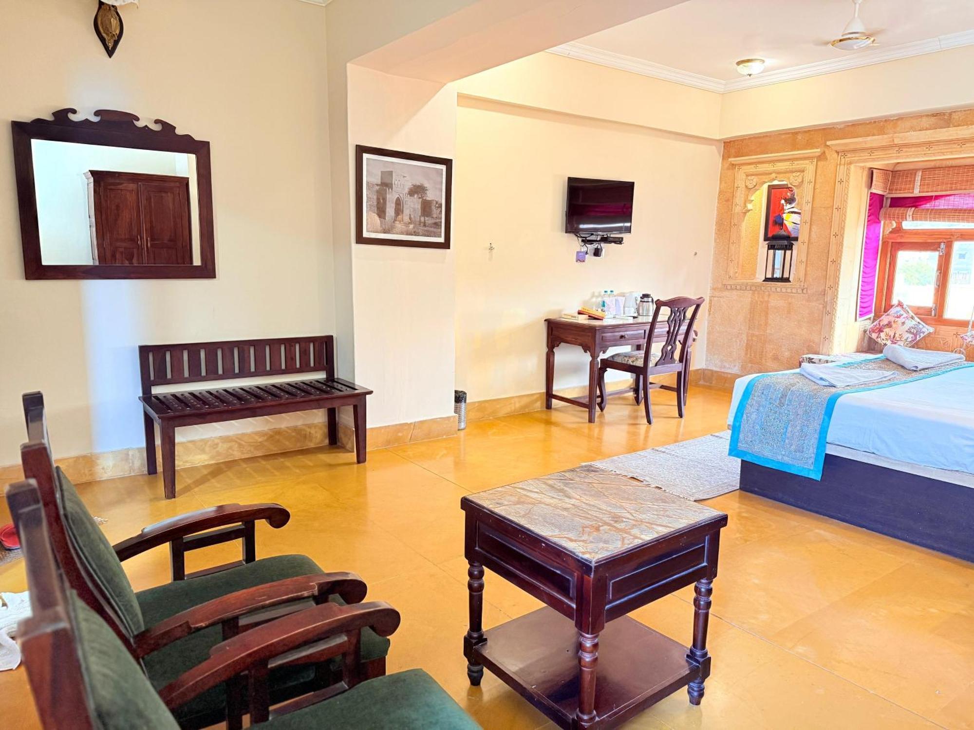 ג'איסלמר Hotel Radhika מראה חיצוני תמונה